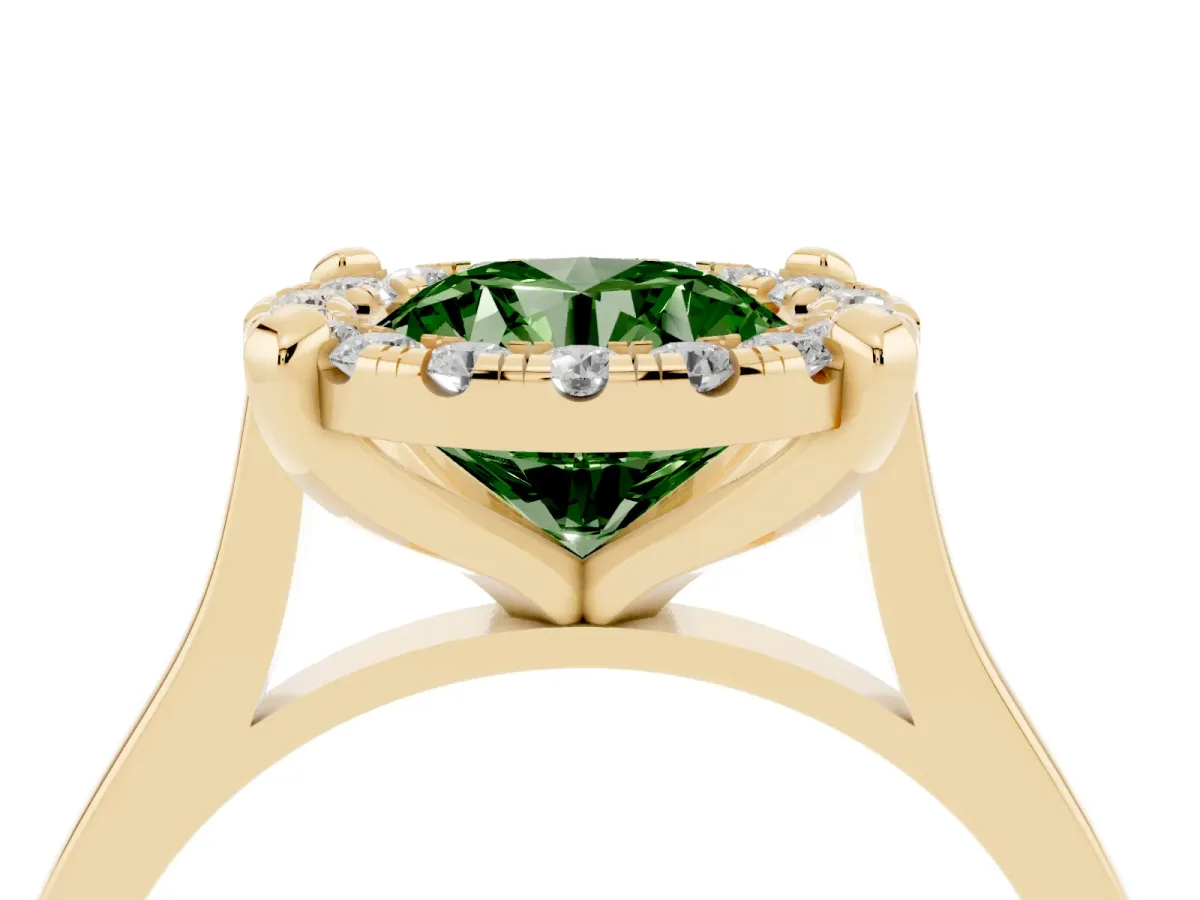 Fancy Green Round Cut Diamond Cluster Halo Solitaire with Four-Prong Setting Yellow gold