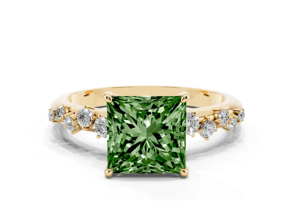 Fancy Green Princess Cut Diamond Cluster Prong-Set Solitaire Ring Yellow gold