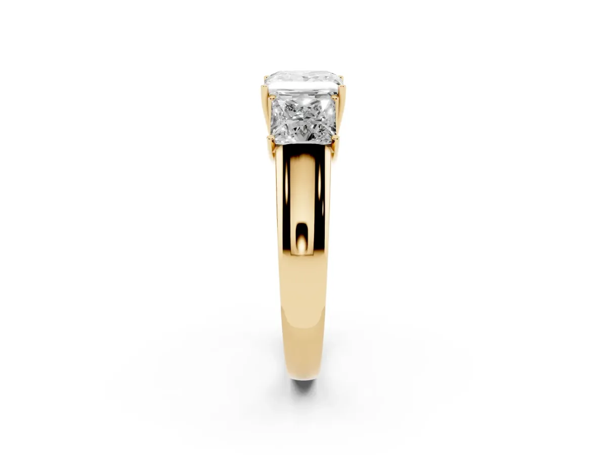 Three-Stone Princess Cut Cut Diamond Ring with Prong Setting and Classic Band Yellow gold