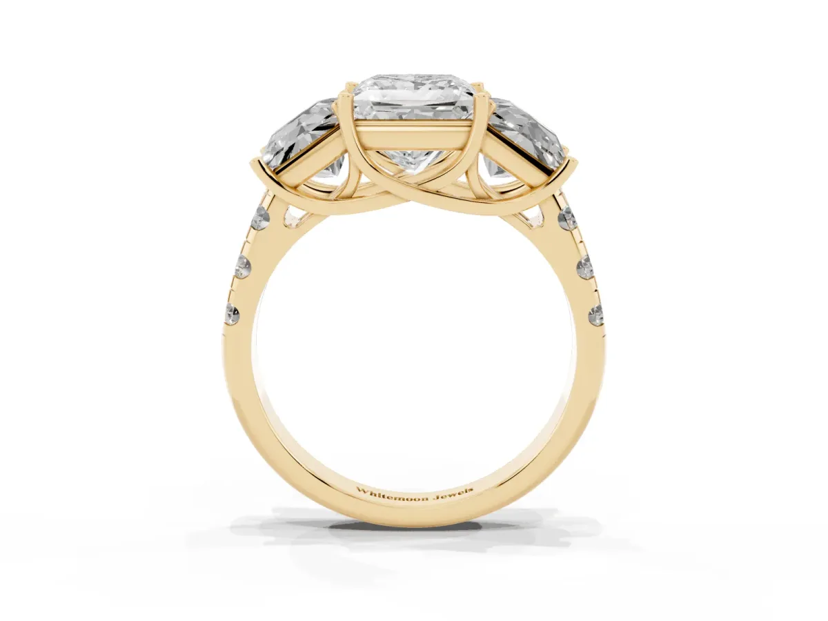 Three-Stone Princess Cut Diamond Pavé Band with Prong Setting Yellow gold