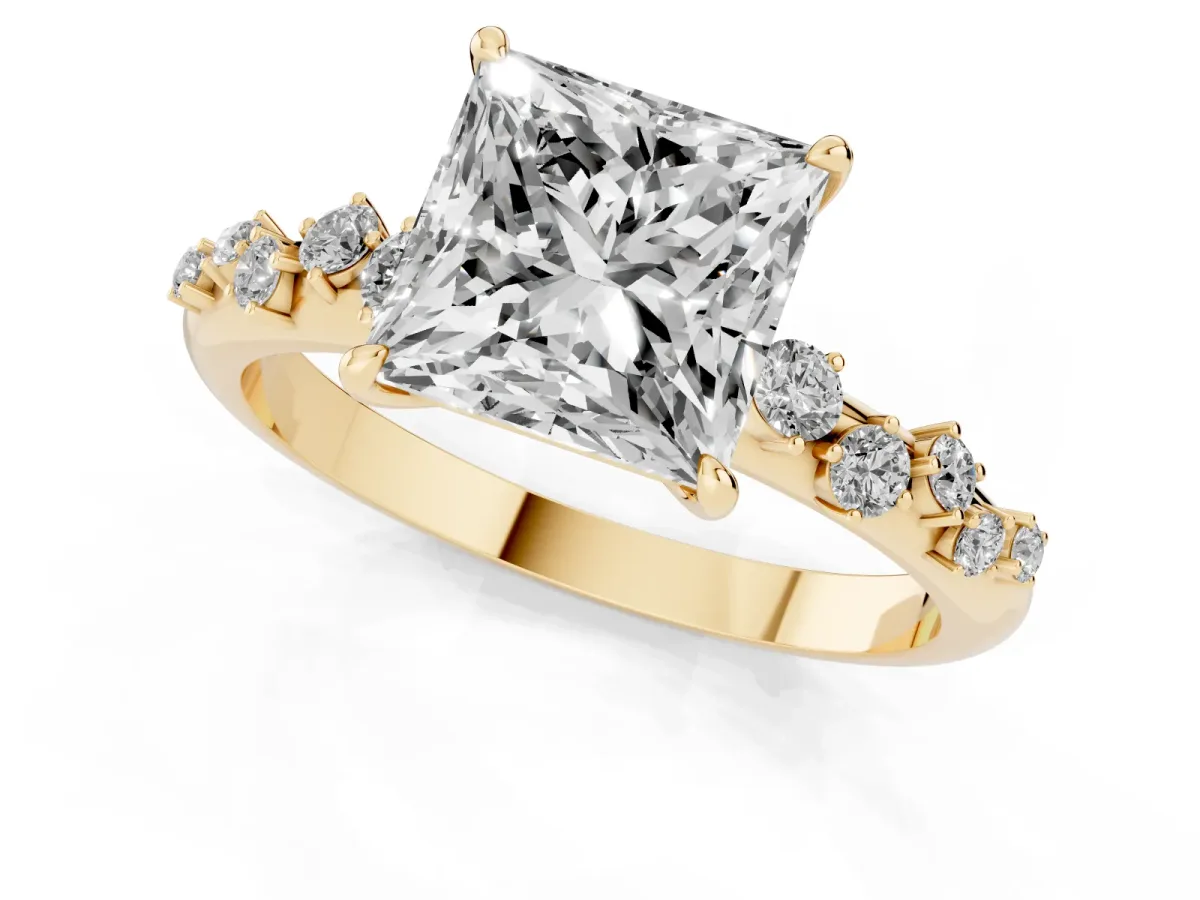 Princess Cut Diamond Cluster Prong-Set Solitaire Ring Yellow gold