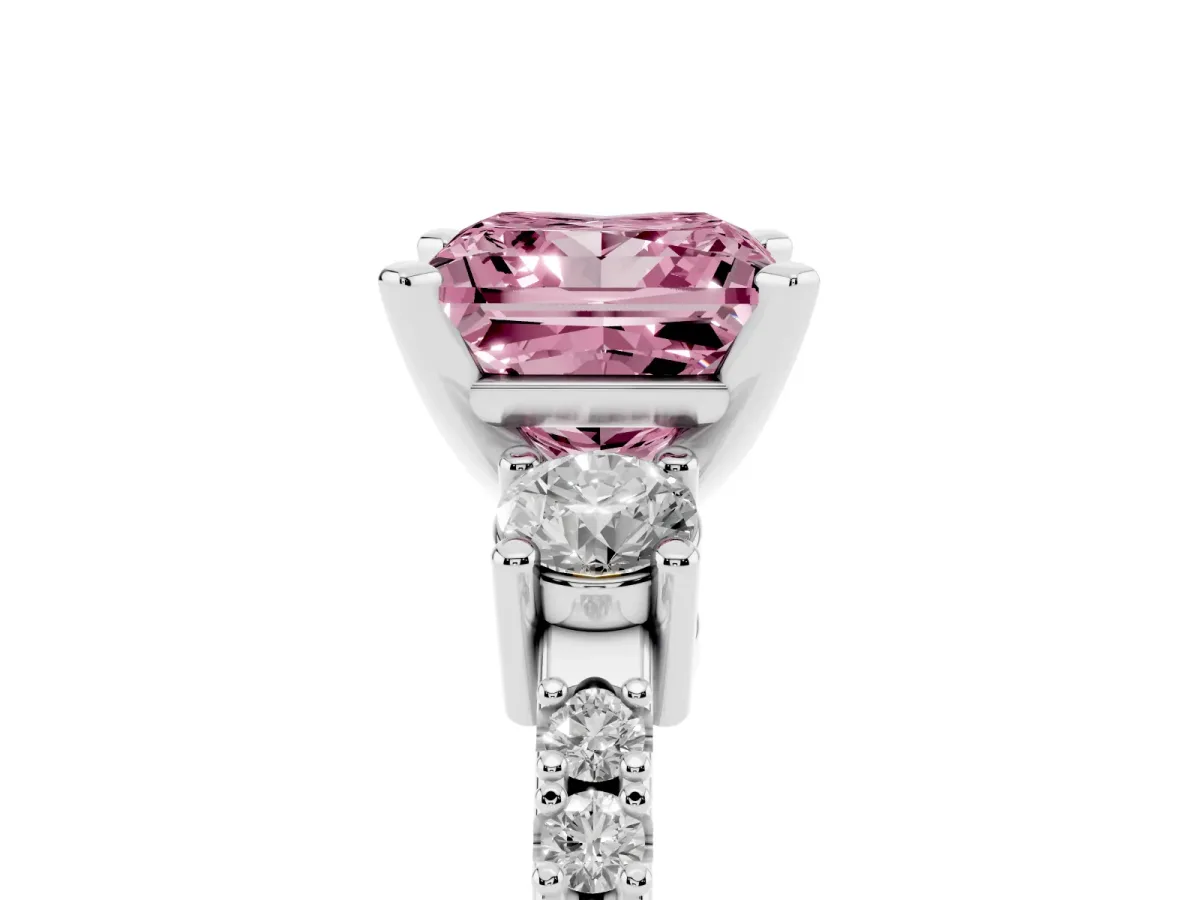 Fancy Pink Princess Cut Three-Stone Diamond Pavé Band with Prong Setting White gold