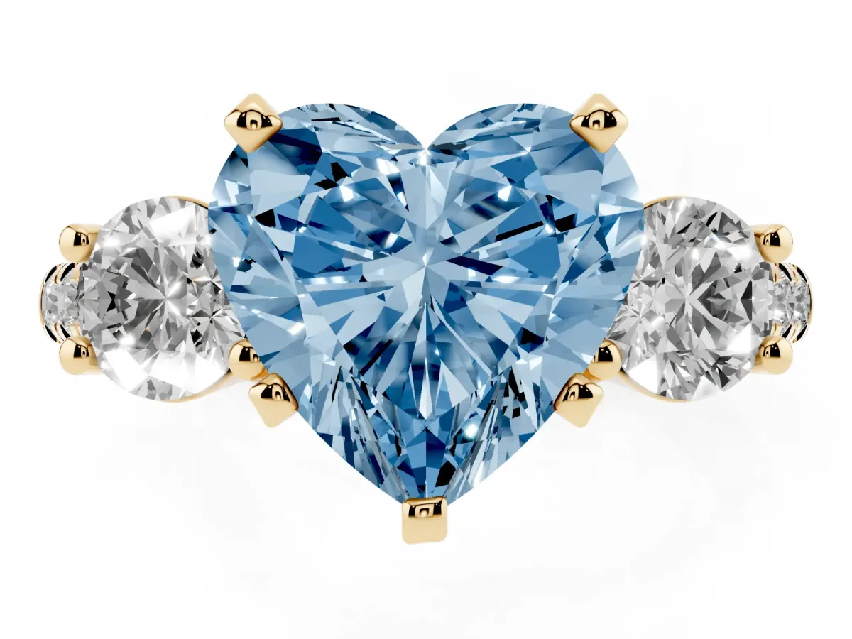Fancy Blue Three-Stone Heart Cut Diamond Pavé Band with Four-Prong Setting Yellow gold