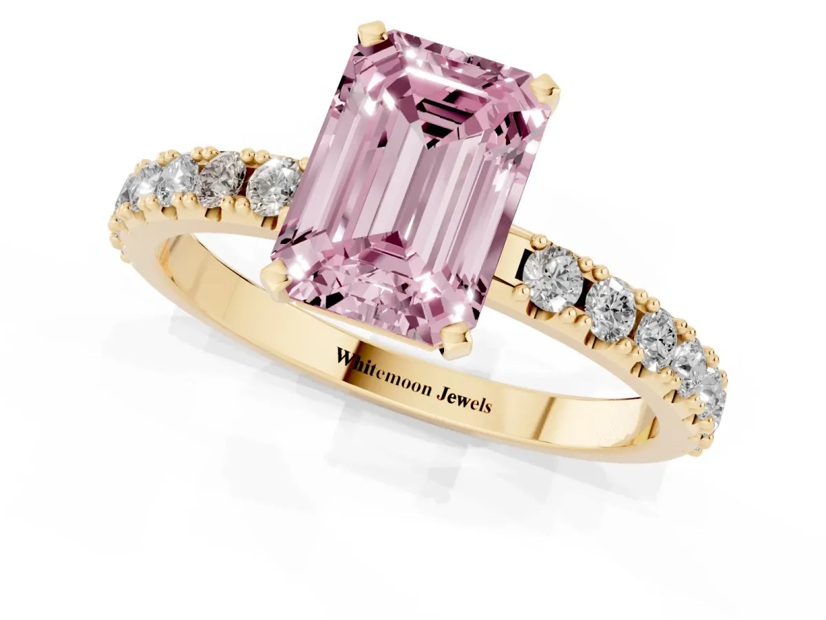 Fancy Pink Emerald Cut Diamond Solitaire Pavé Band with Four-Prong Setting Yellow gold