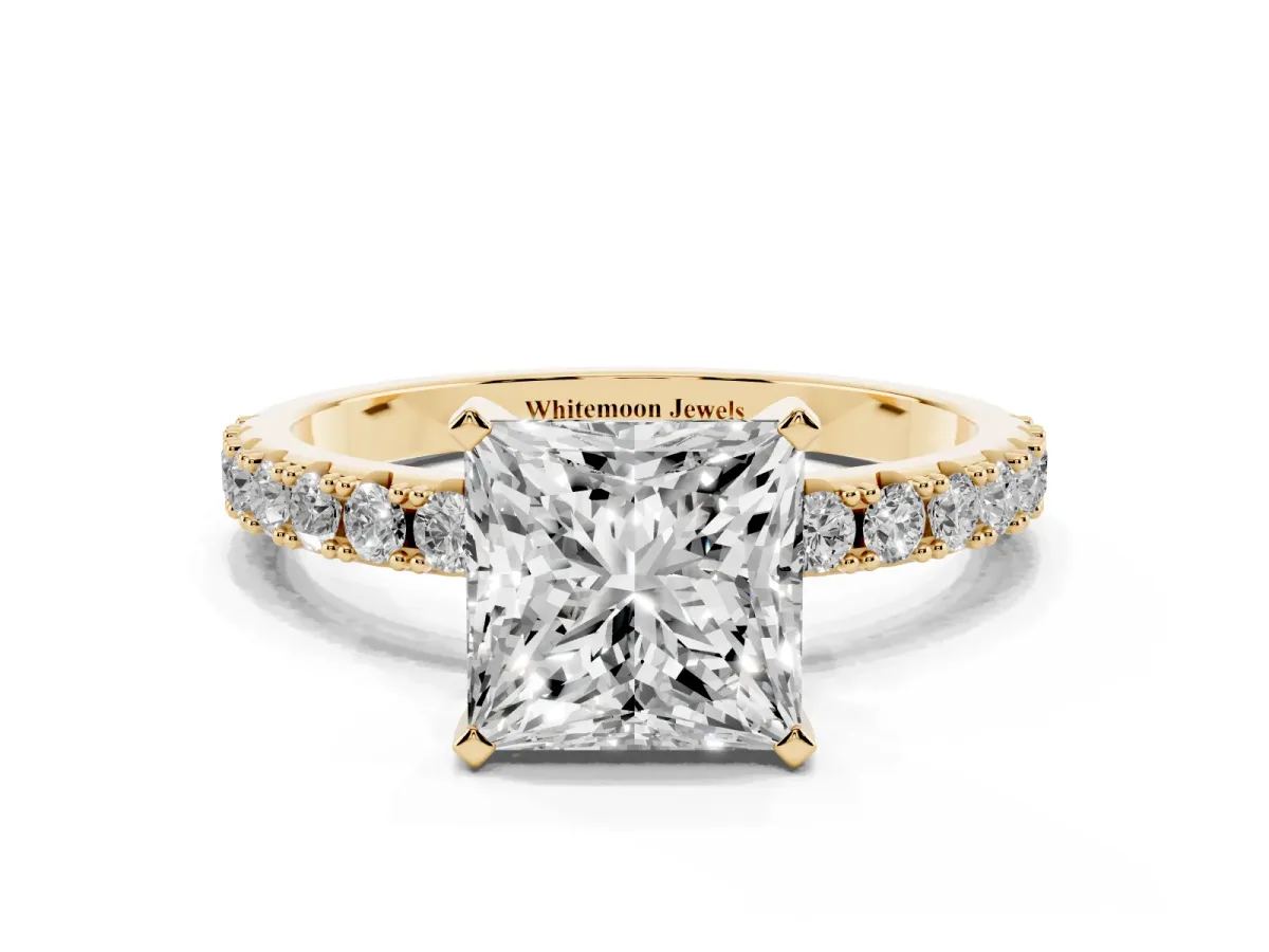 Princess Cut Diamond Solitaire Pavé Band with Four-Prong Setting Yellow gold