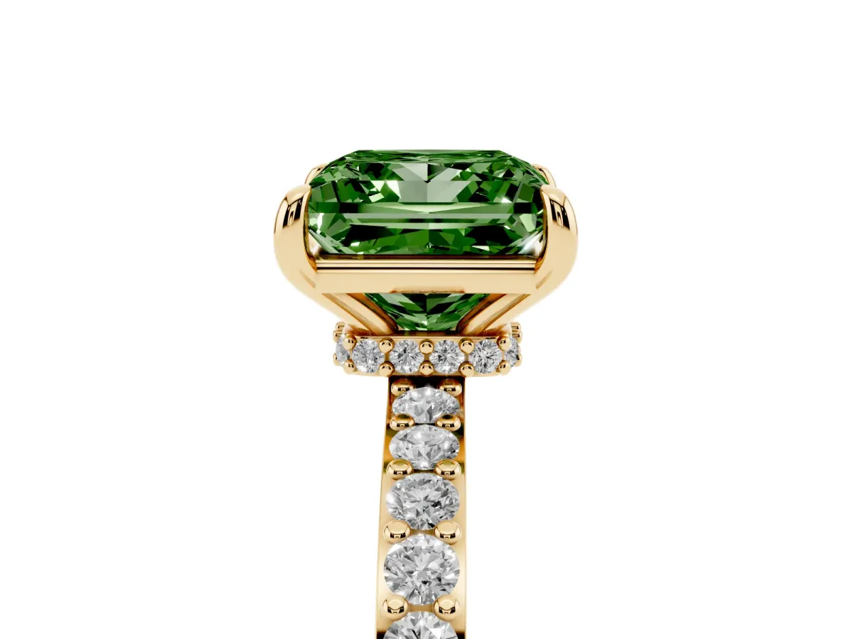 Fancy Green Princess Cut Diamond Pavé Engagement Ring with Round Accents and Prong Setting Yellow gold