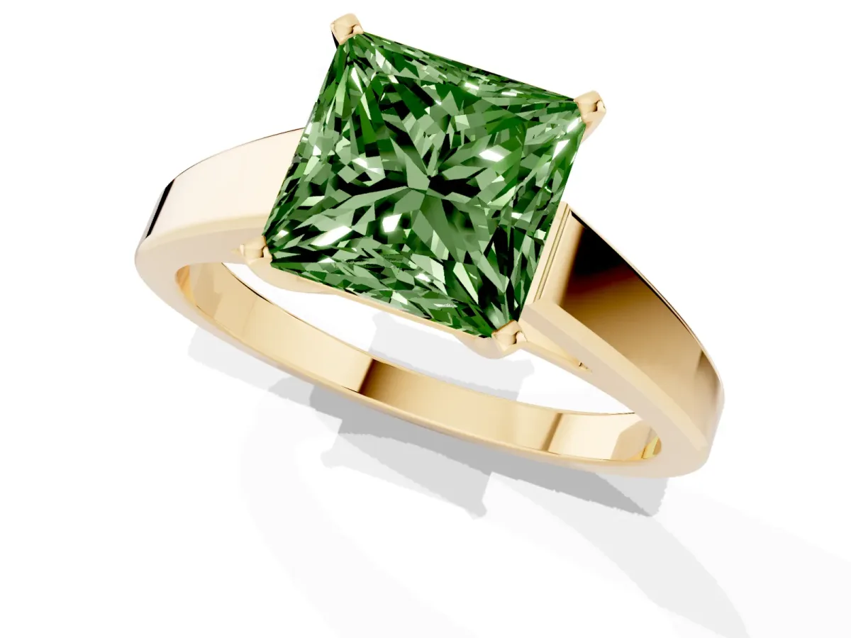 Fancy Green Princess Cut Solitaire Engagement Ring with Four-Prong Setting and Tapered Band Yellow gold