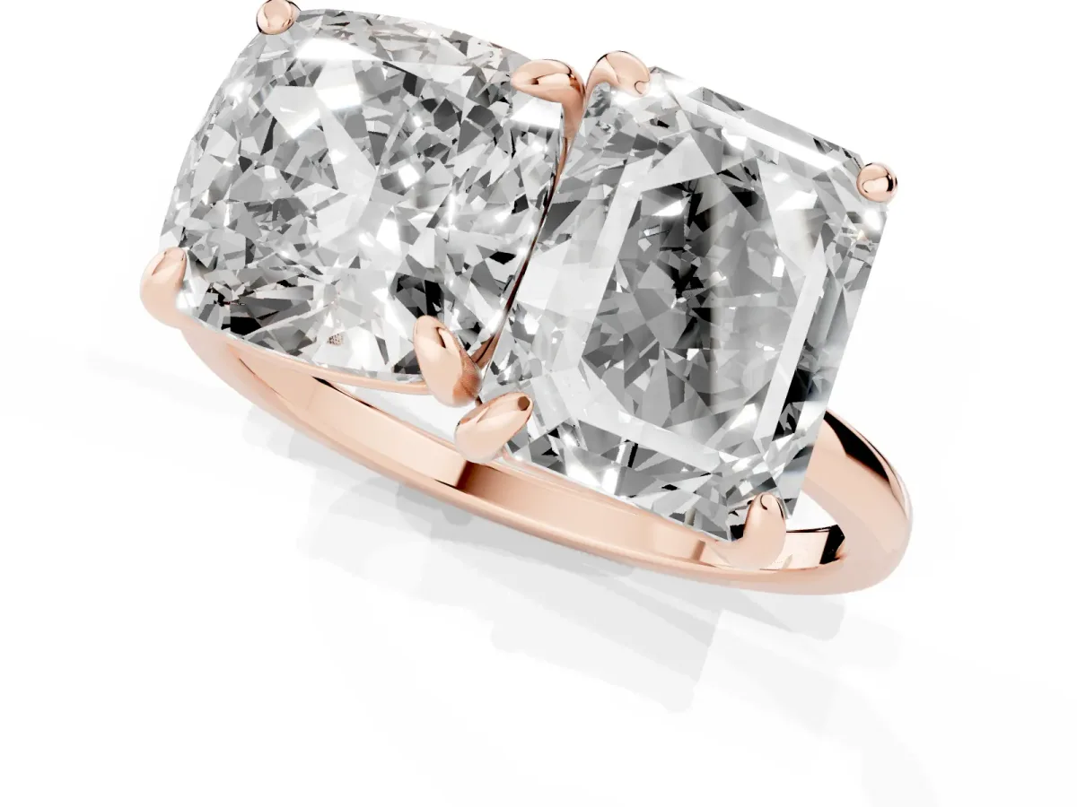 Cushion and Emerald Toi Moi Ring with Prong Setting and Plain Band Rose gold