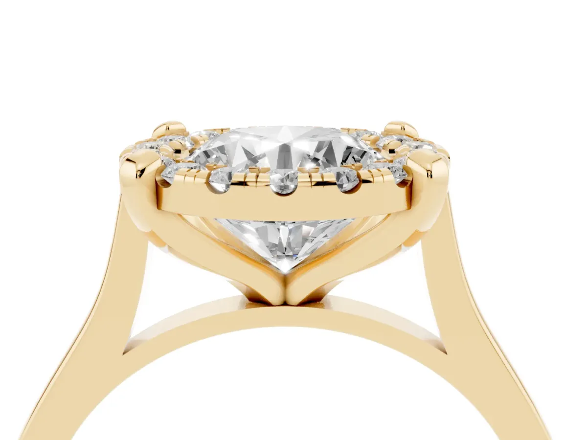 Round Cut Diamond Cluster Halo Solitaire with Four-Prong Setting Yellow gold