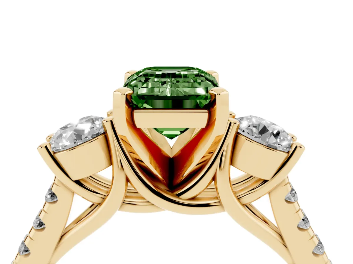Fancy Green Three-Stone Emerald Cut Diamond Pavé Band with Four-Prong Setting Yellow gold