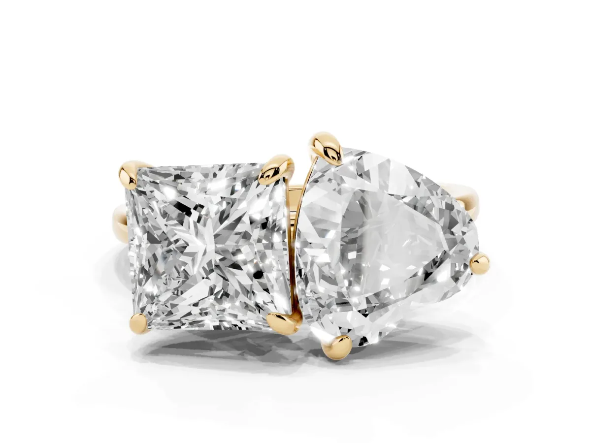 Heart and Princess Toi Moi Ring with Prong Setting and Plain Band Yellow gold