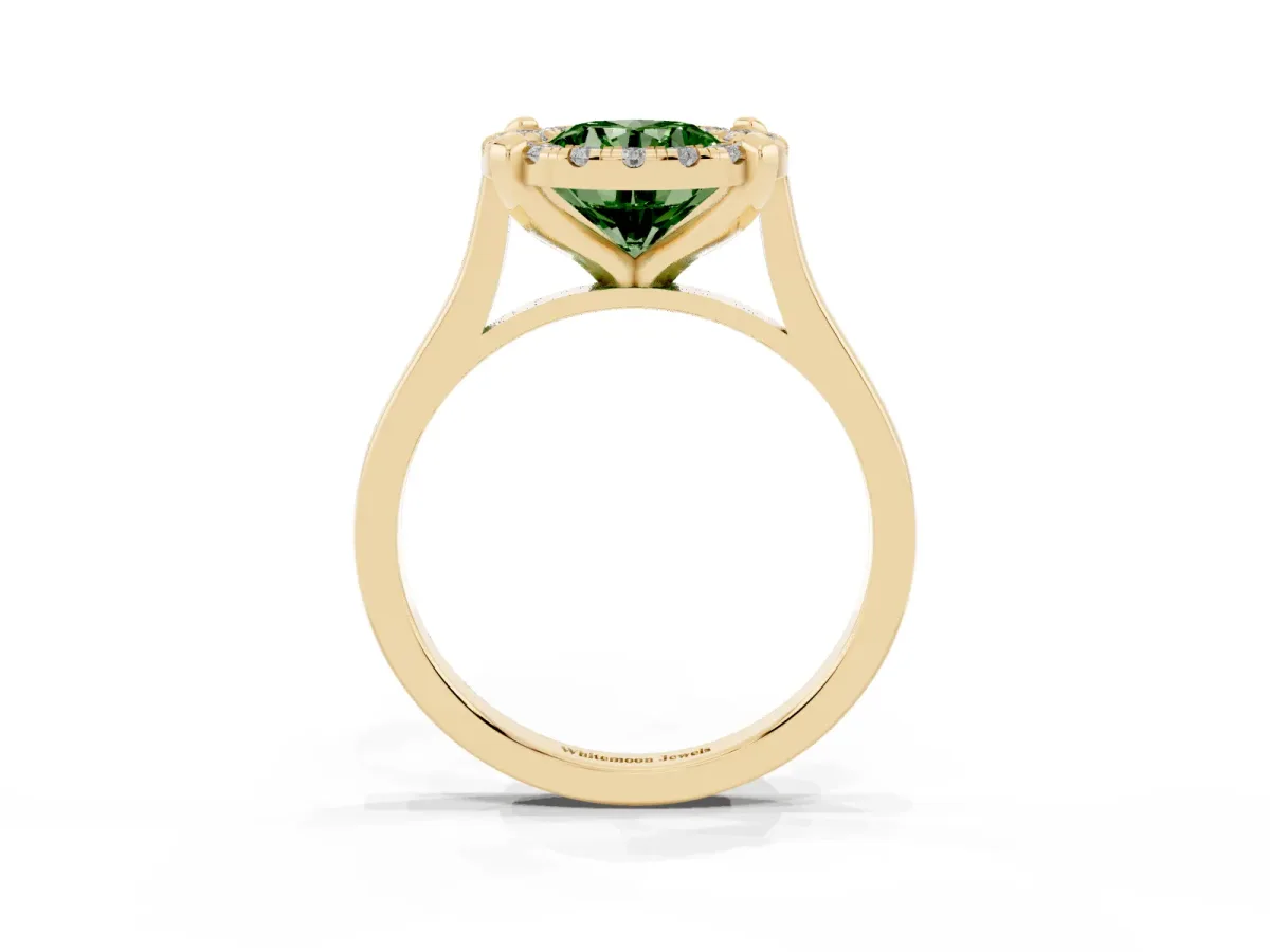Fancy Green Round Cut Diamond Cluster Halo Solitaire with Four-Prong Setting Yellow gold