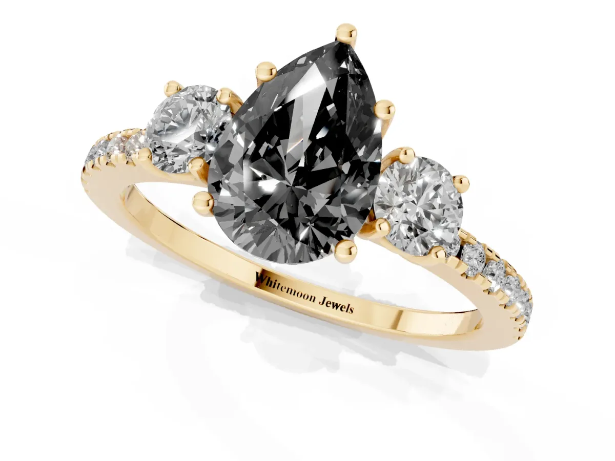 Fancy Black Three-Stone Pear Cut Cut Diamond Pavé Band with Prong Setting Yellow gold