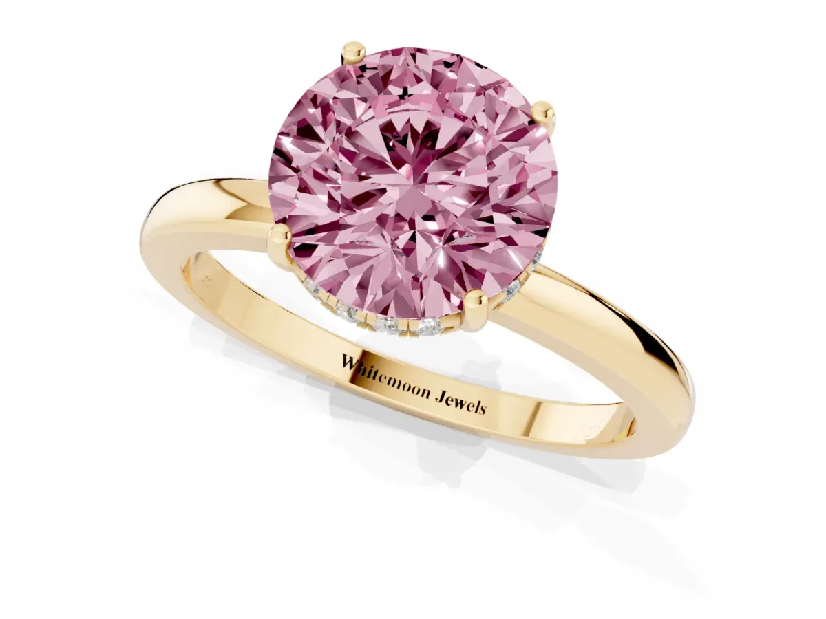 Fancy Pink Round Cut Solitaire Diamond Ring with Prong Setting and Plain Band Yellow gold