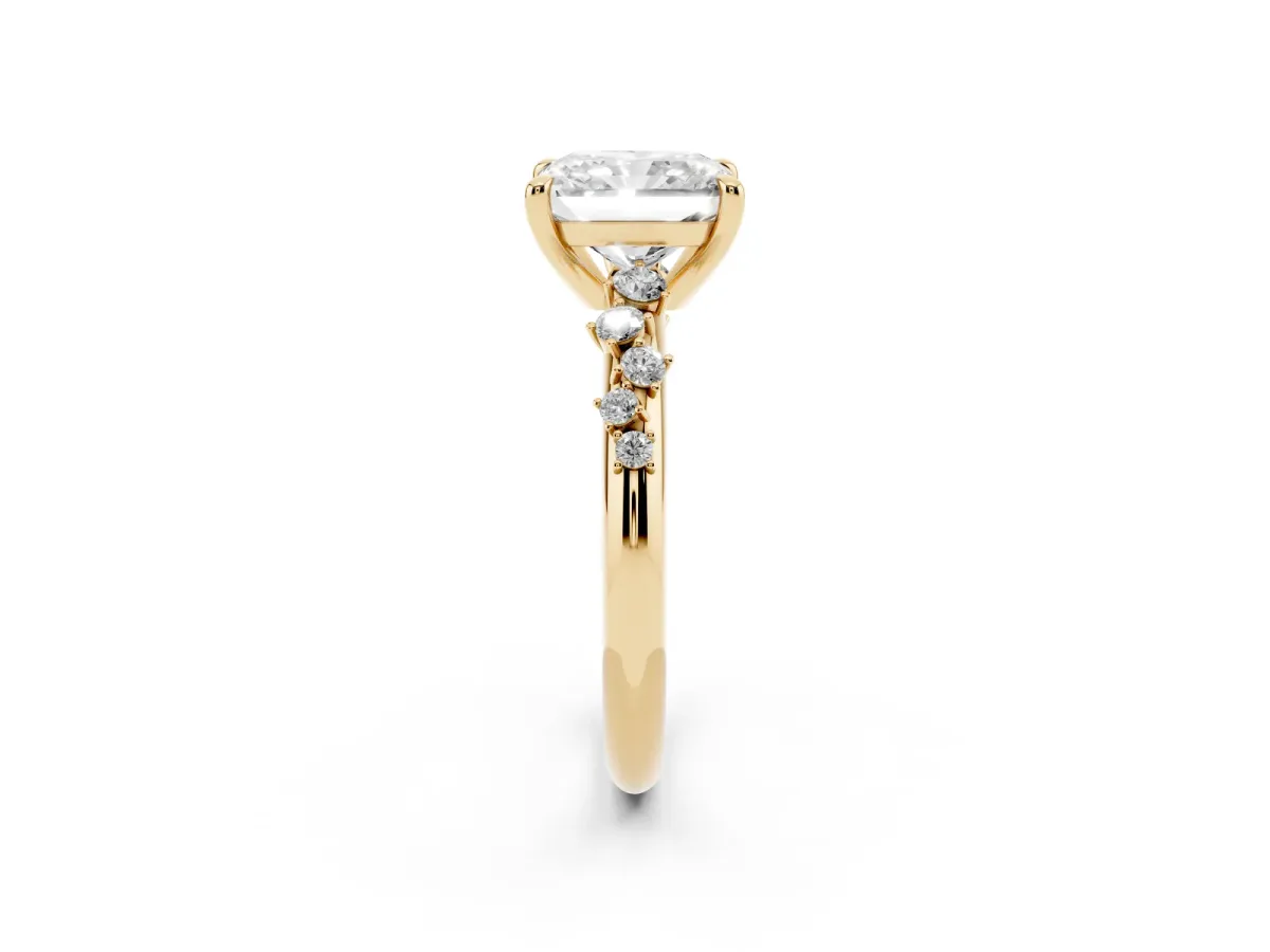 Radiant Cut Cut Diamond Vine Band with Four-Prong Setting Yellow gold
