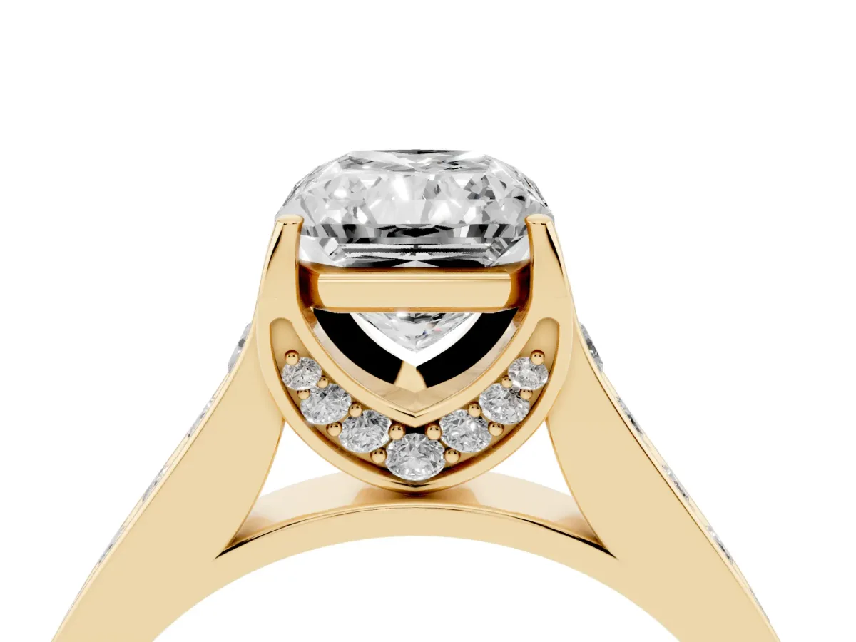 Radiant Cut Brilliant Cut Diamond Engagement Ring with Pavé Band and Four-Prong Setting Yellow gold