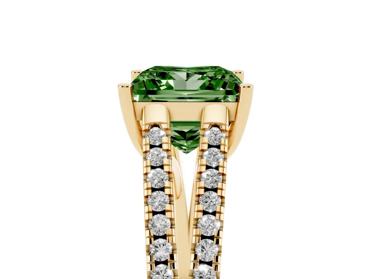 Fancy Green Princess Cut Diamond Solitaire Engagement Ring with Split Shank Pavé Band Yellow gold