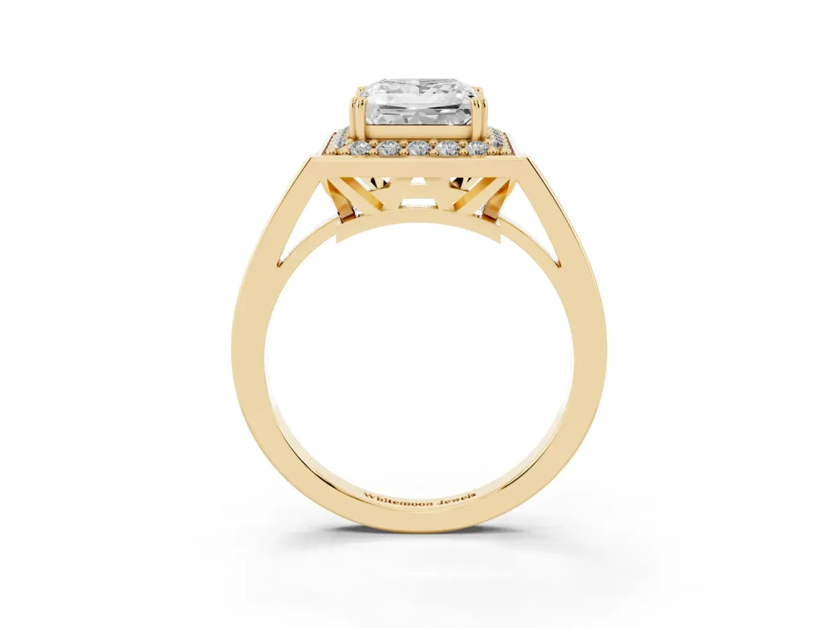 Princess Cut Diamond Halo Ring with Split Shank and Four-Prong Setting Yellow gold