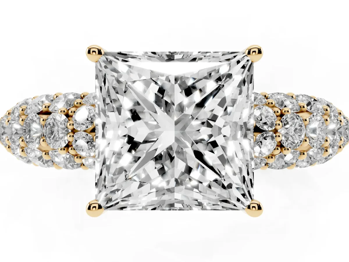 Princess Cut Diamond Pavé Band Solitaire Ring with Four-Prong Setting Yellow gold