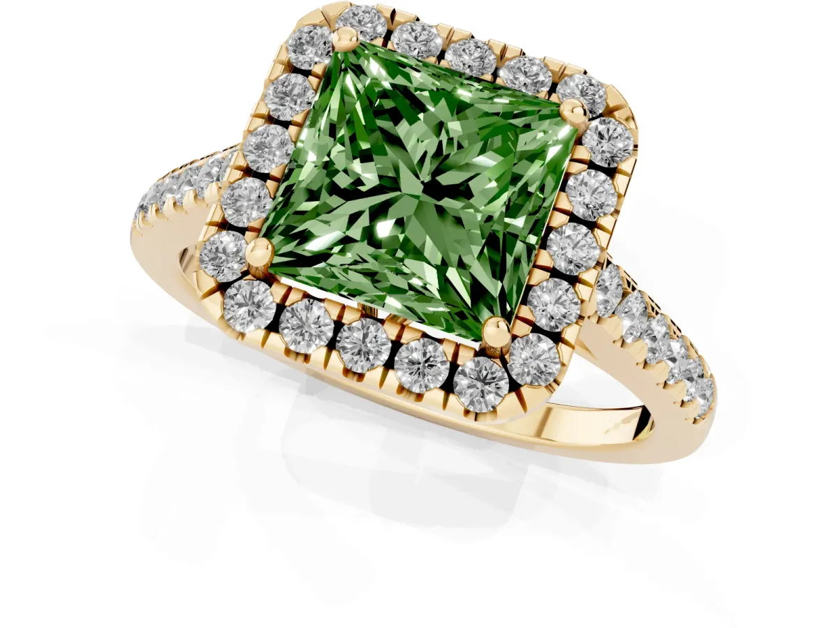 Fancy Green Princess Cut Halo Pavé Diamond Engagement Ring with Four-Prong Setting Yellow gold