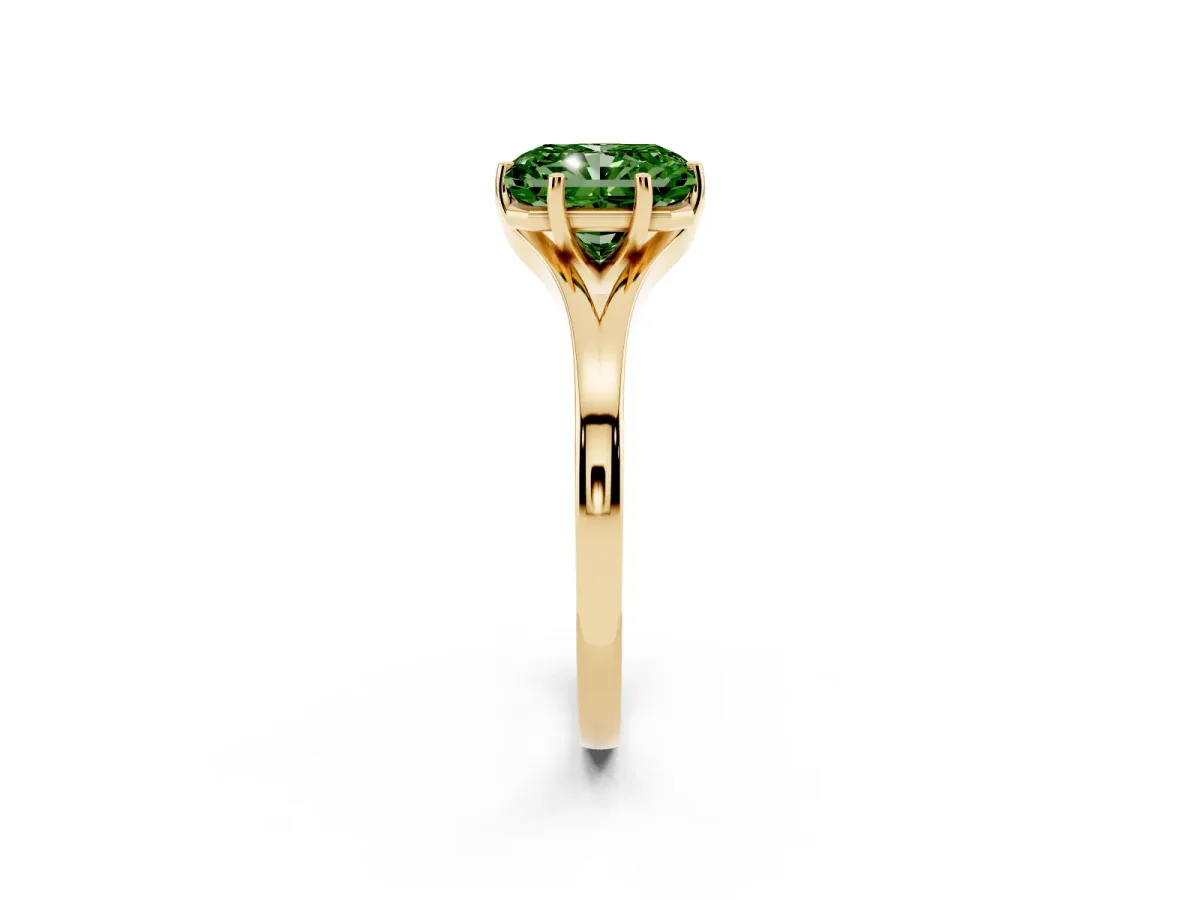 Fancy Green Radiant Cut Solitaire Diamond Ring with Six-Prong Setting and Tapered Band Yellow gold