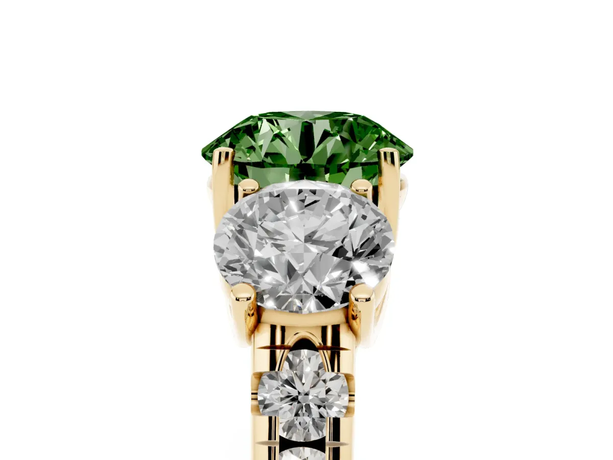 Fancy Green Three-Stone Round Cut Diamond Pavé Band with Prong Setting Yellow gold