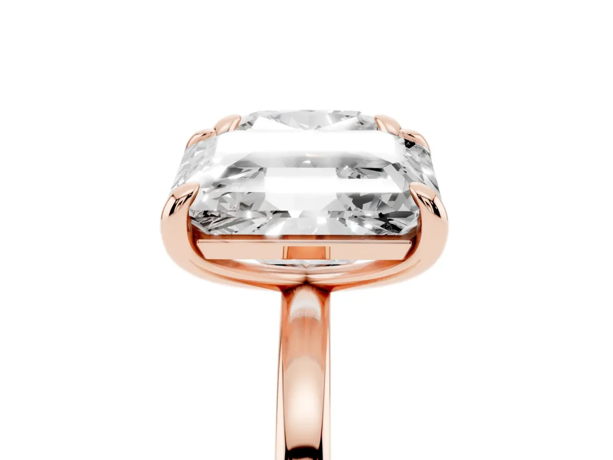 Cushion and Emerald Toi Moi Ring with Prong Setting and Plain Band Rose gold