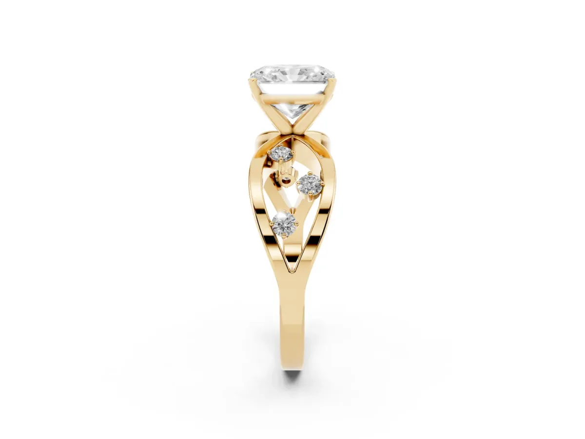 Radiant Cut Cut Solitaire Diamond with Side Stones on Criss-Cross Band and Four-Prong Setting Yellow gold
