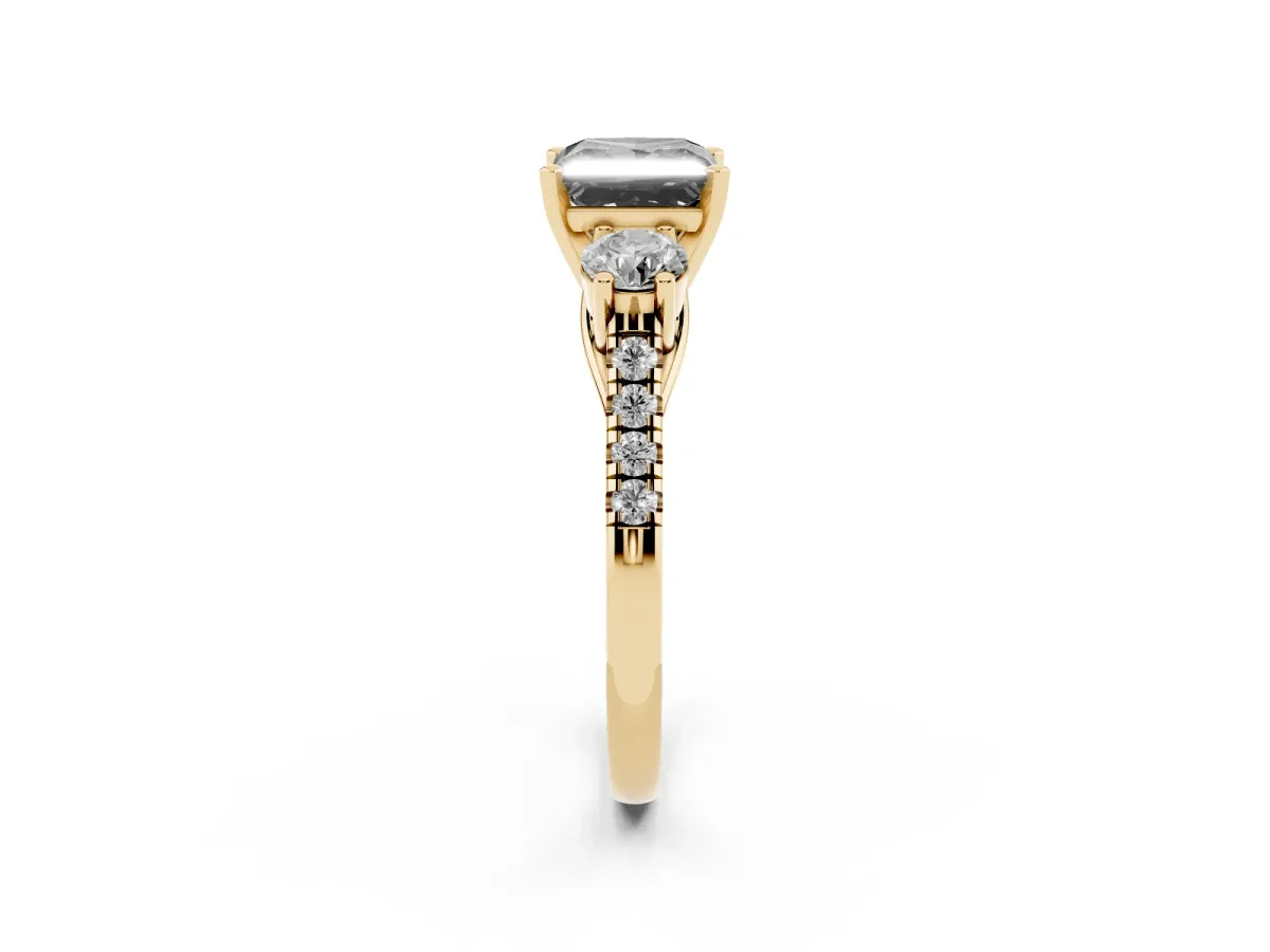 Fancy Black Three-Stone Princess Cut Diamond Pavé Band with Four-Prong Setting Yellow gold