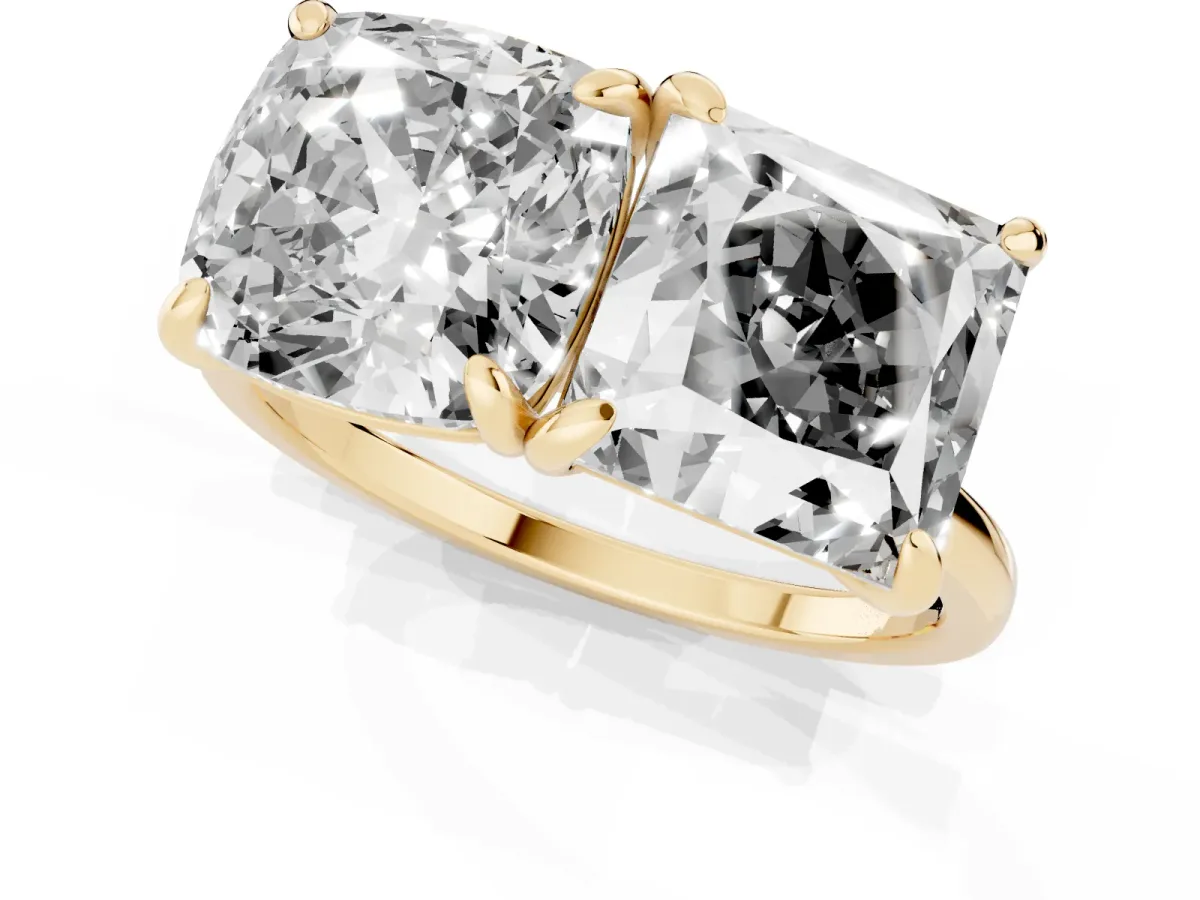 Cushion and Princess Toi Moi Ring with Prong Setting and Plain Band Yellow gold