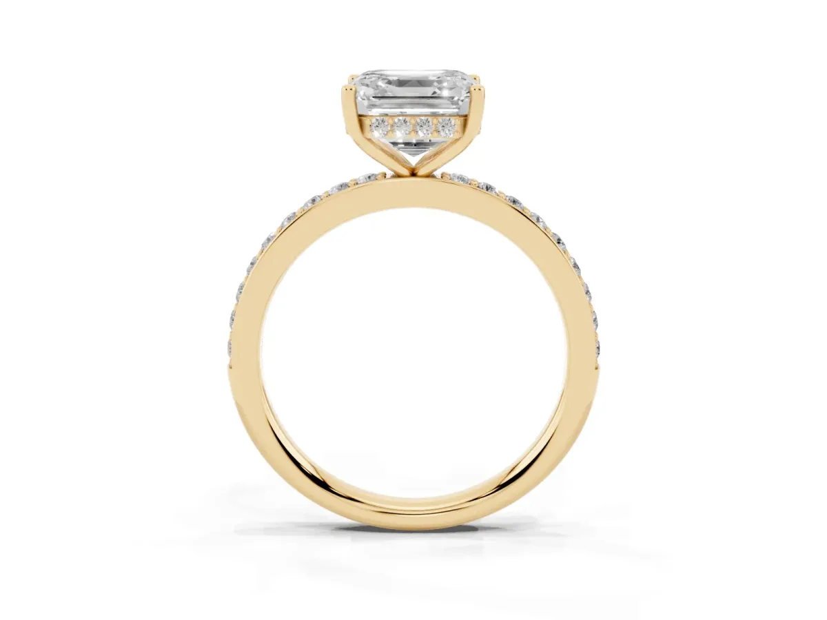 Asscher Cut Cut Diamond Pavé Band Ring with Four-Prong Setting Yellow gold