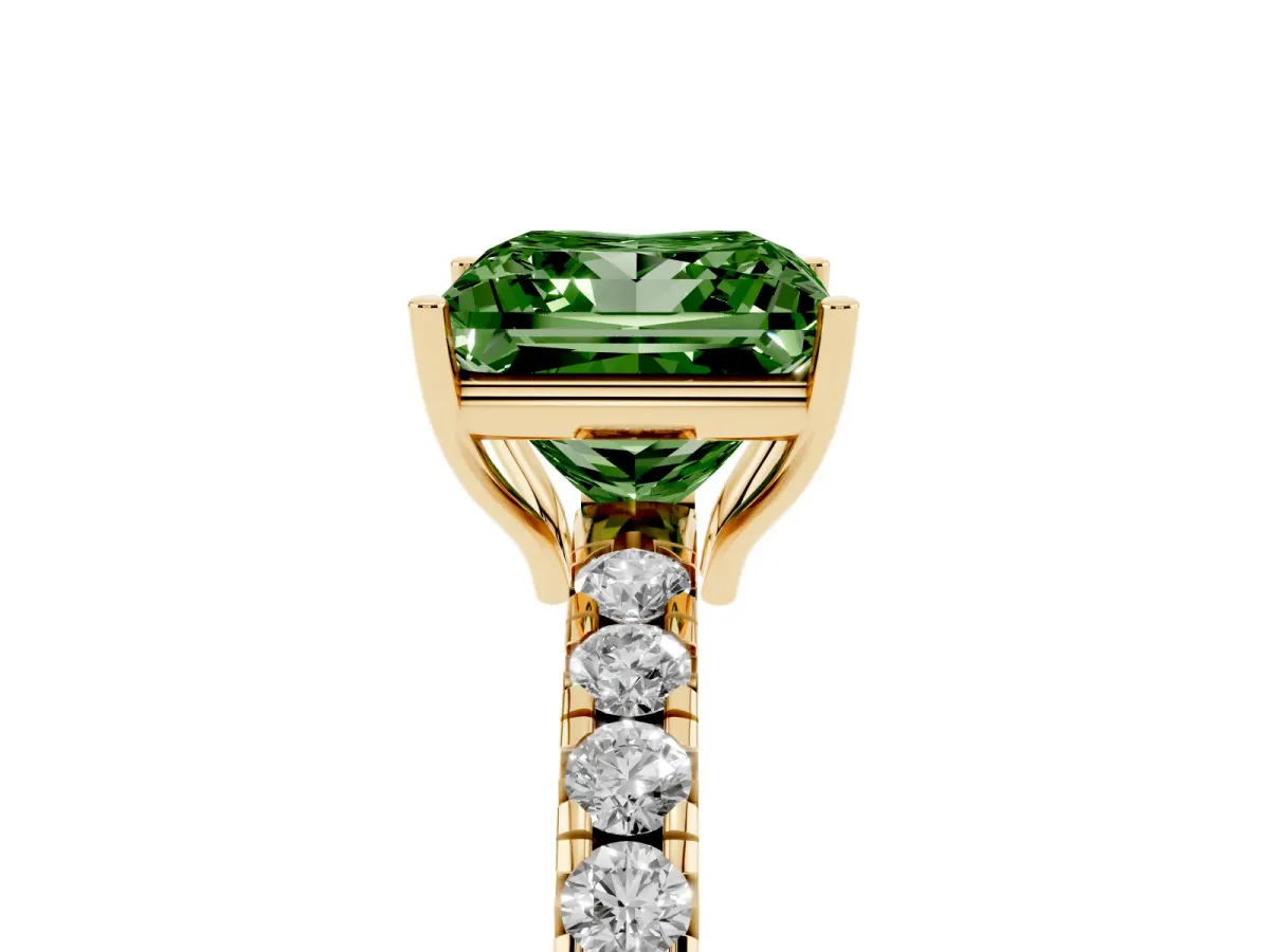 Fancy Green Princess Cut Diamond Pavé Solitaire Engagement Ring with Four-Prong Setting Yellow gold
