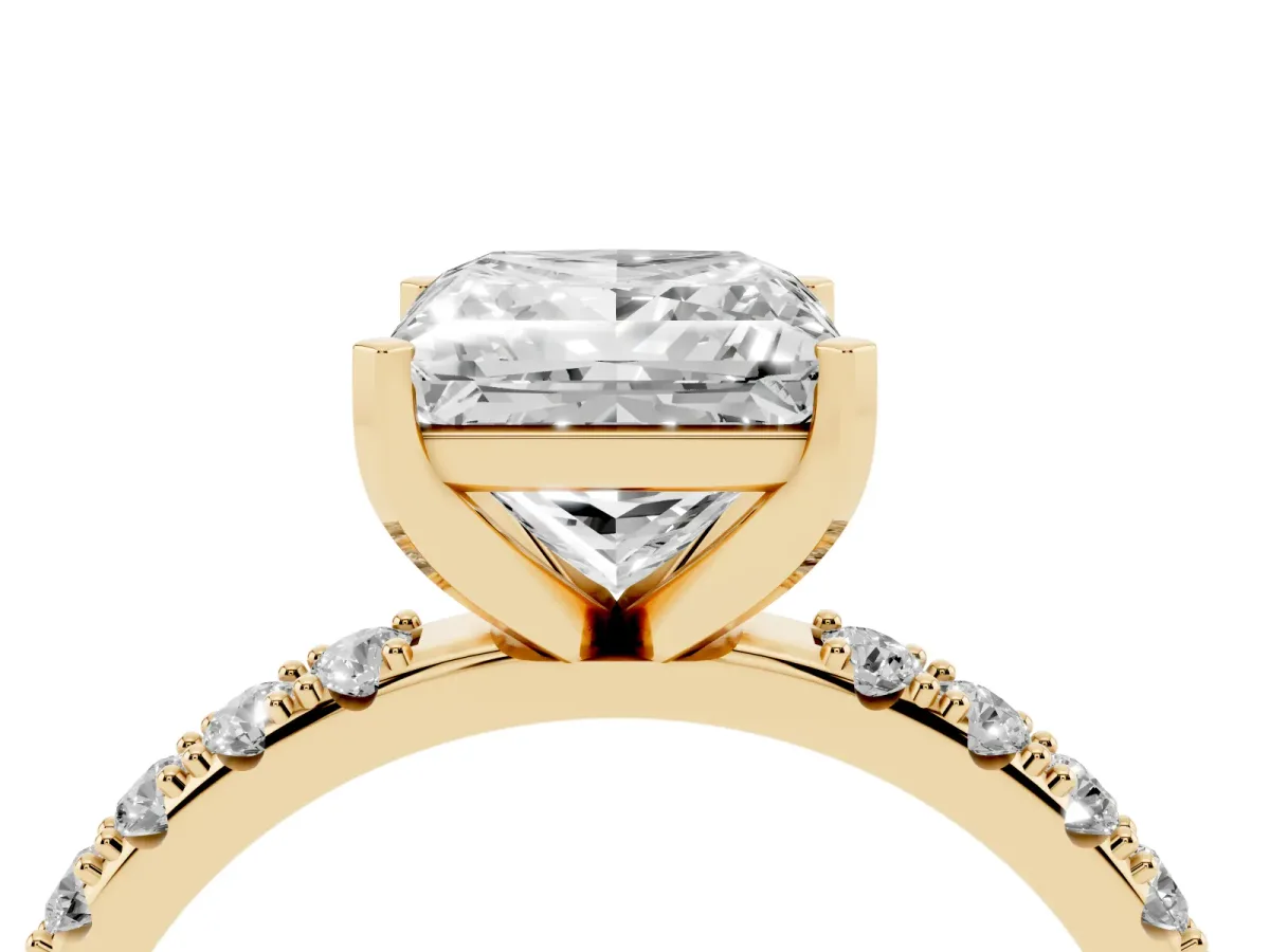 Princess Cut Diamond Solitaire Pavé Band with Four-Prong Setting Yellow gold