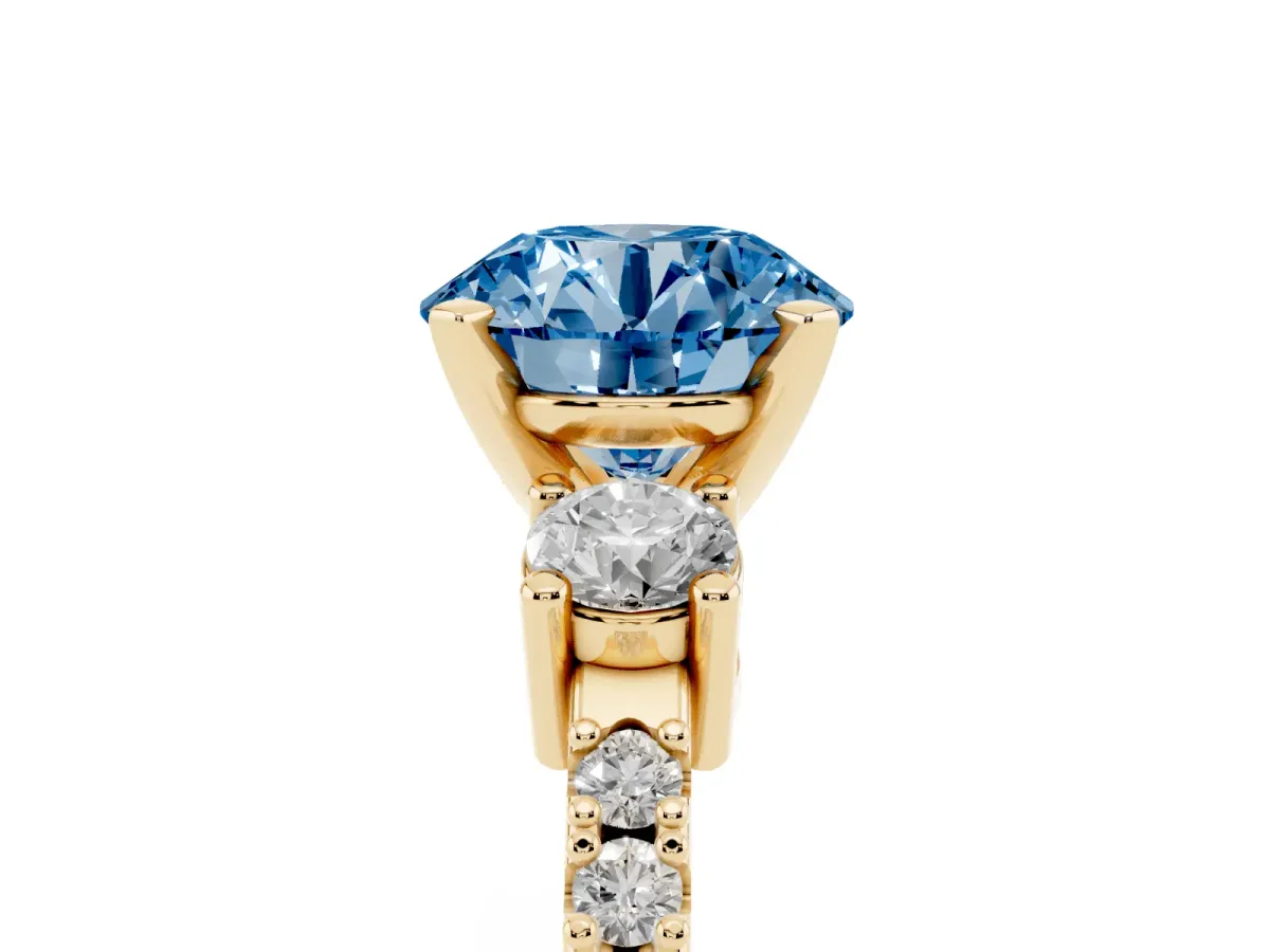 Fancy Blue Round Cut Three-Stone Diamond Pavé Band with Prong Setting Yellow gold
