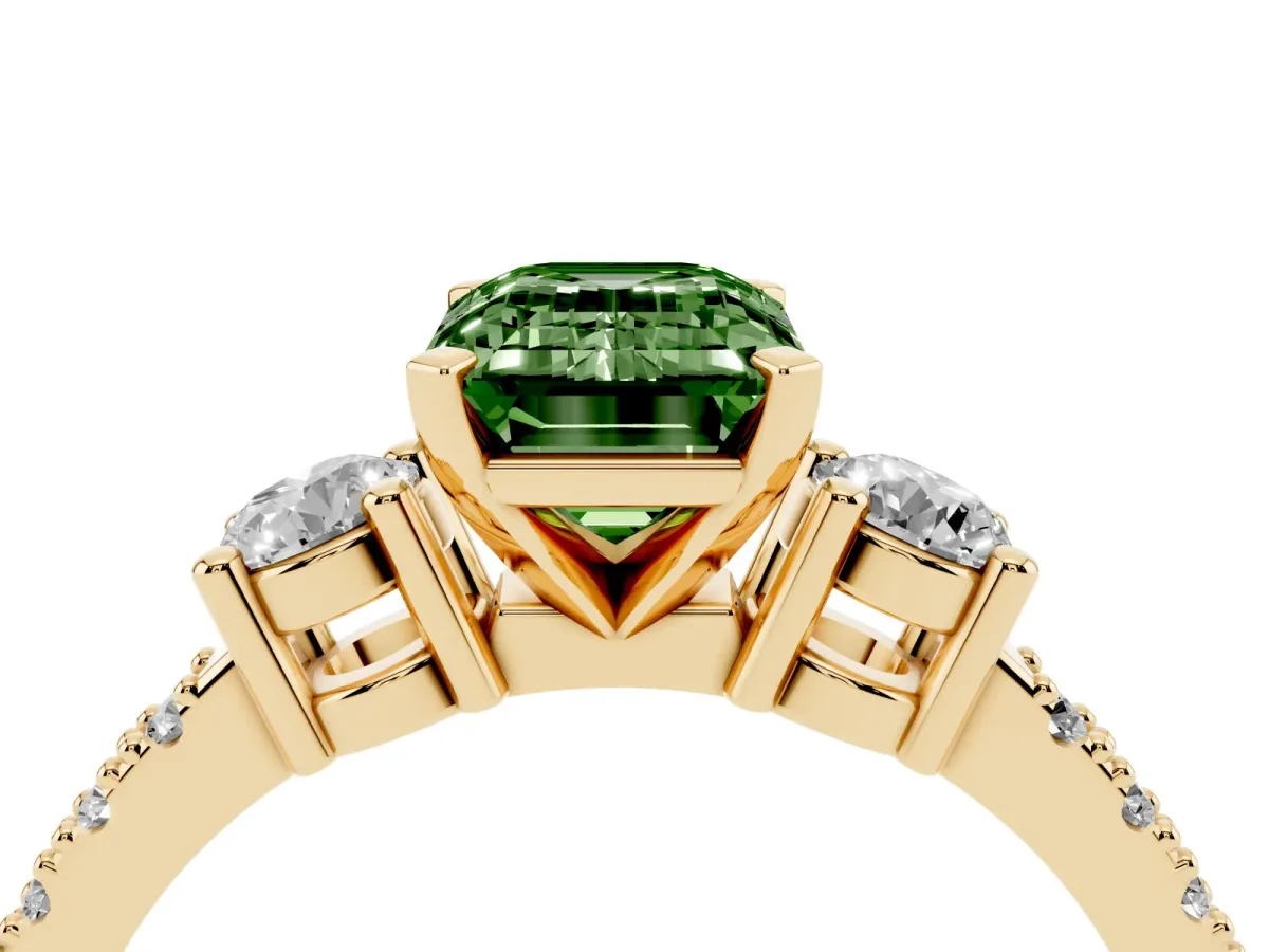 Fancy Green Emerald Cut Three-Stone Diamond Pavé Band with Prong Setting Yellow gold