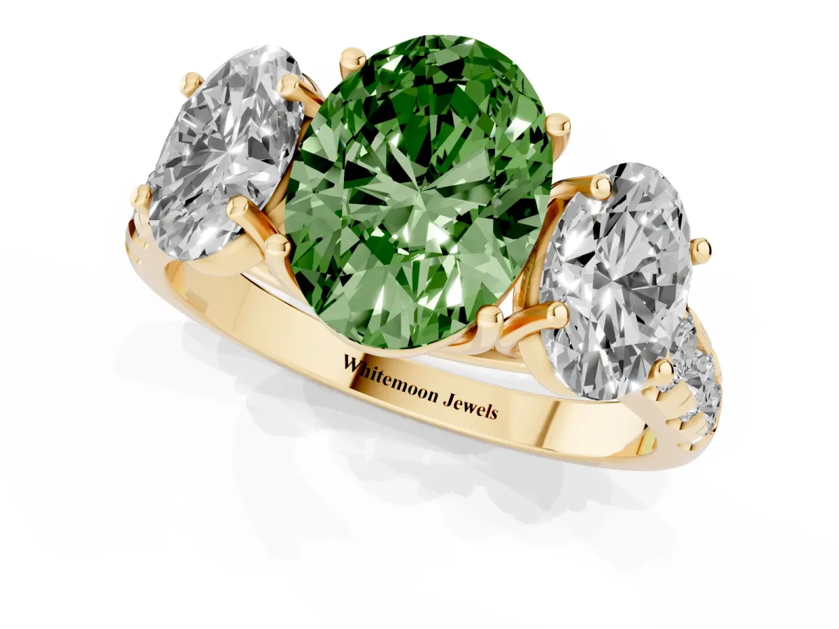 Fancy Green Three-Stone Oval Cut Diamond Pavé Band with Prong Setting Yellow gold