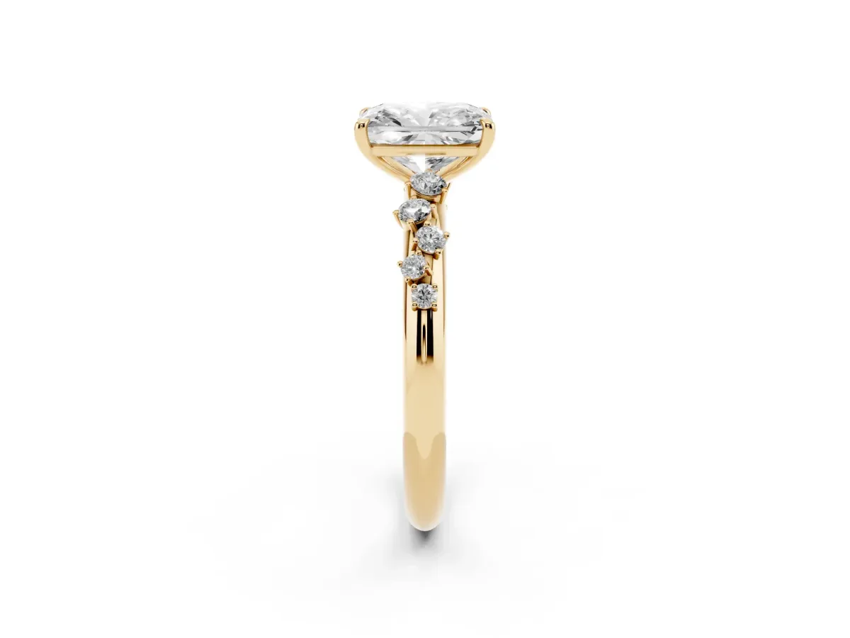 Radiant Cut Diamond Cluster Prong-Set Solitaire Ring Yellow gold