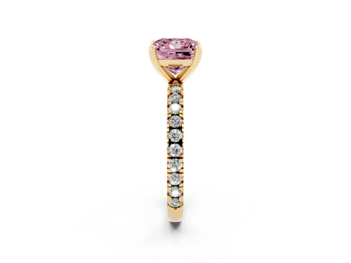 Fancy Pink Princess Cut Diamond Pavé Band Solitaire with Four-Prong Setting Yellow gold