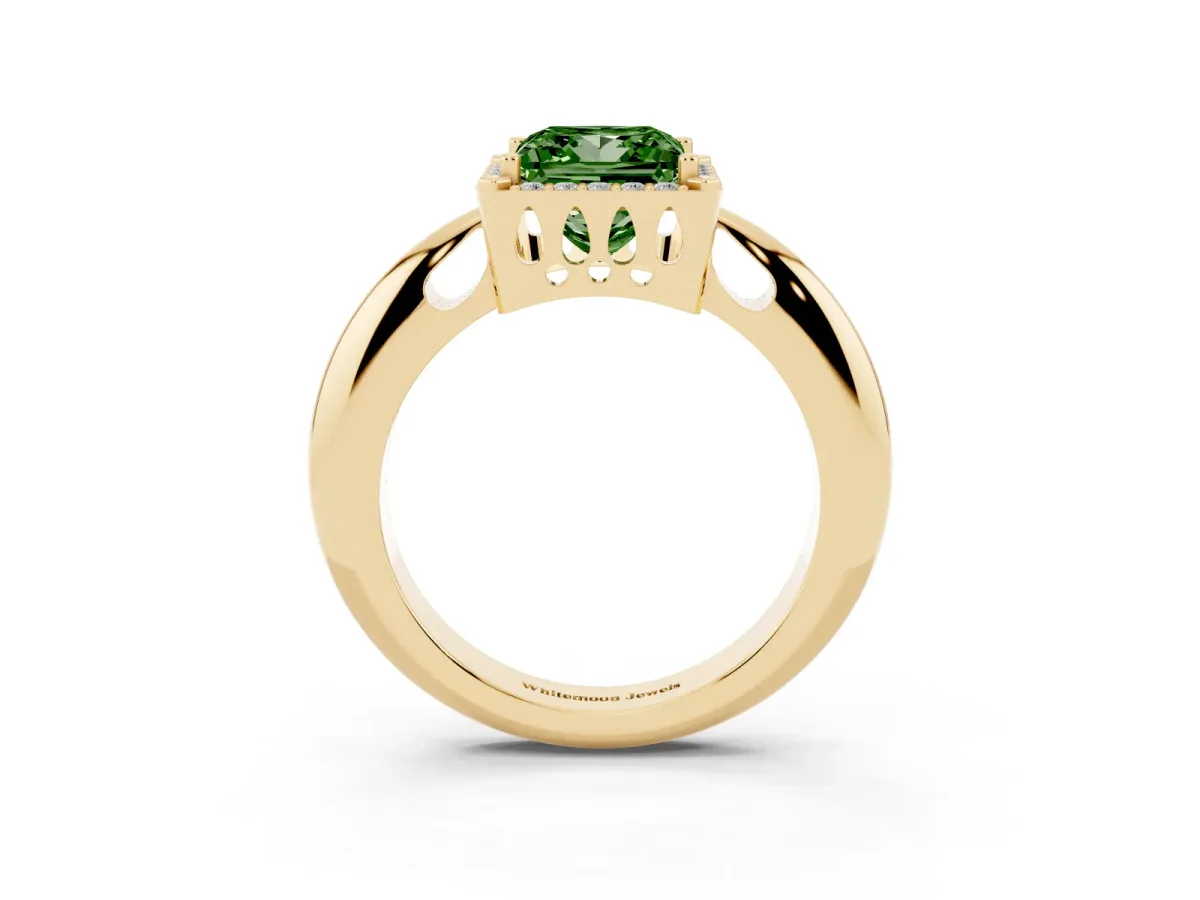 Fancy Green Princess Cut Cut Diamond Halo Engagement Ring with Split Shank and Four-Prong Setting Yellow gold