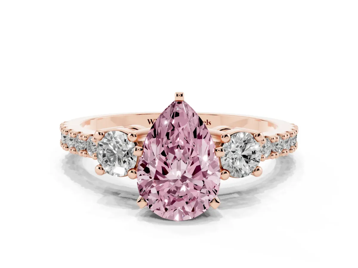 Fancy Pink Pear Cut Three-Stone Diamond Pavé Band with Prong Setting Rose gold