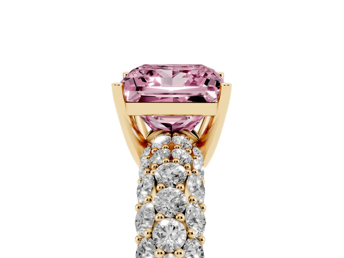 Fancy Pink Princess Cut Diamond Pavé Band Solitaire Ring with Four-Prong Setting Yellow gold