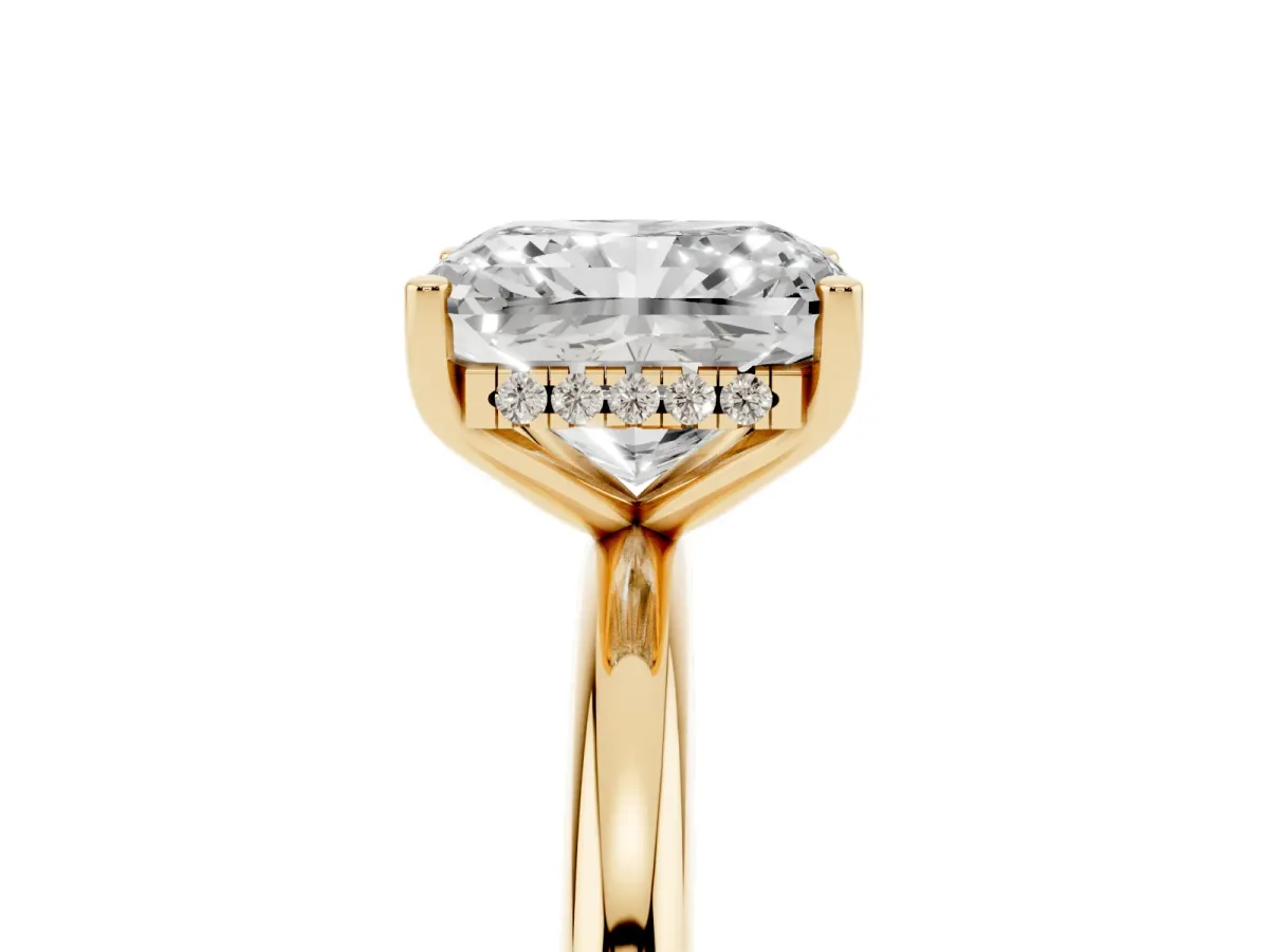 Radiant Cut Cut Solitaire Engagement Ring with Four-Prong Setting and Classic Band Yellow gold