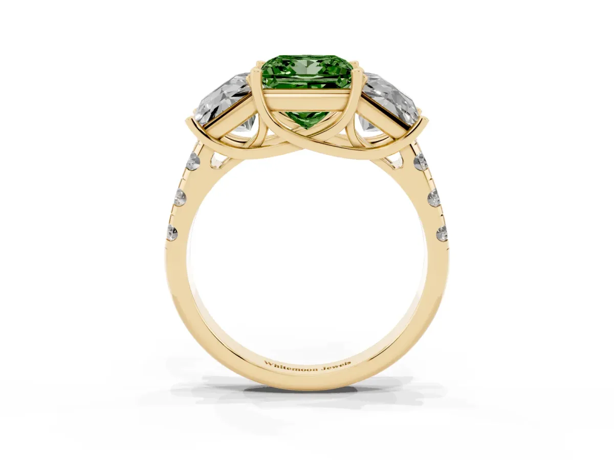 Fancy Green Three-Stone Princess Cut Diamond Pavé Band with Prong Setting Yellow gold