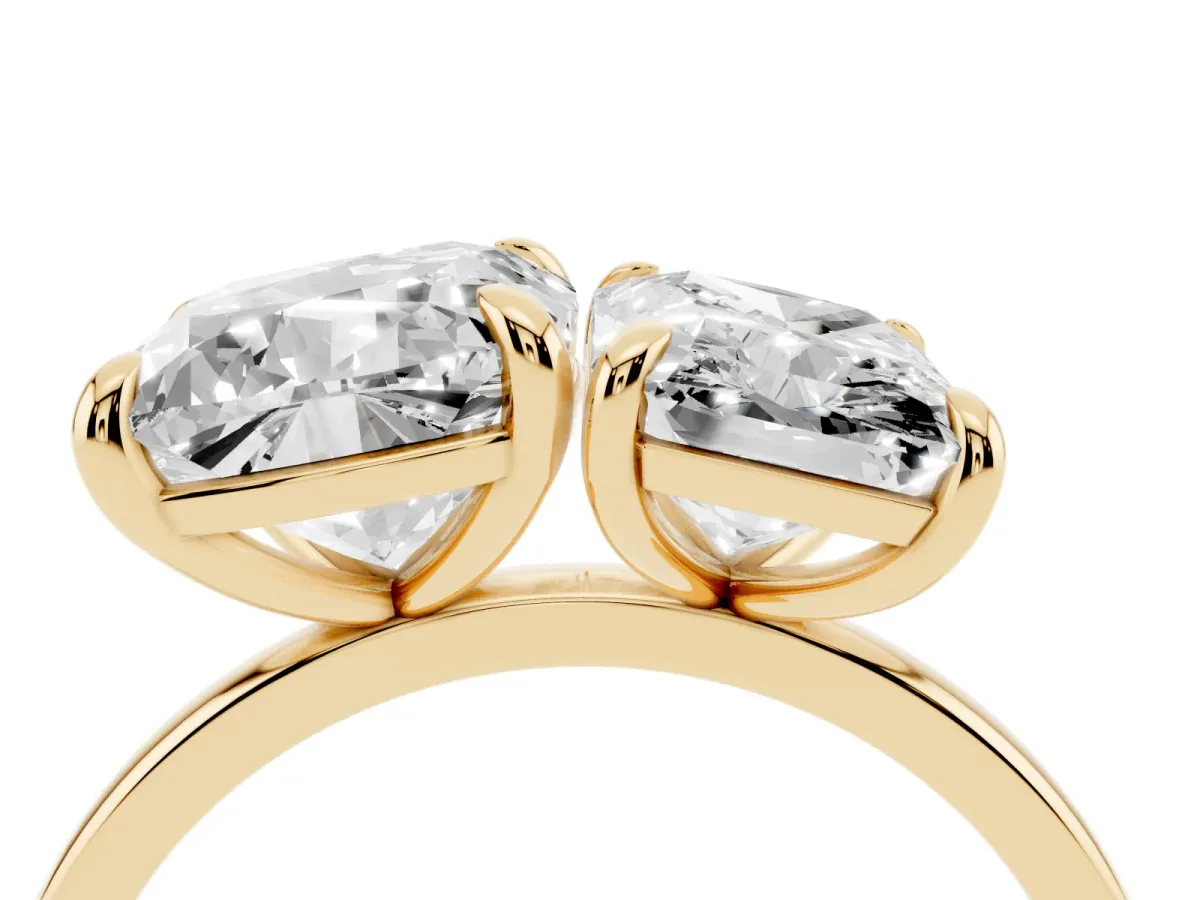 Cushion and Radiant Toi Moi Ring with Prong Setting and Plain Band Yellow gold
