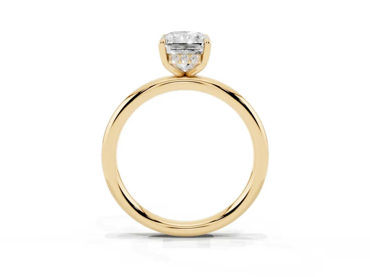 Radiant Cut Diamond Solitaire Ring with Thin Band and Four-Prong Setting Yellow gold