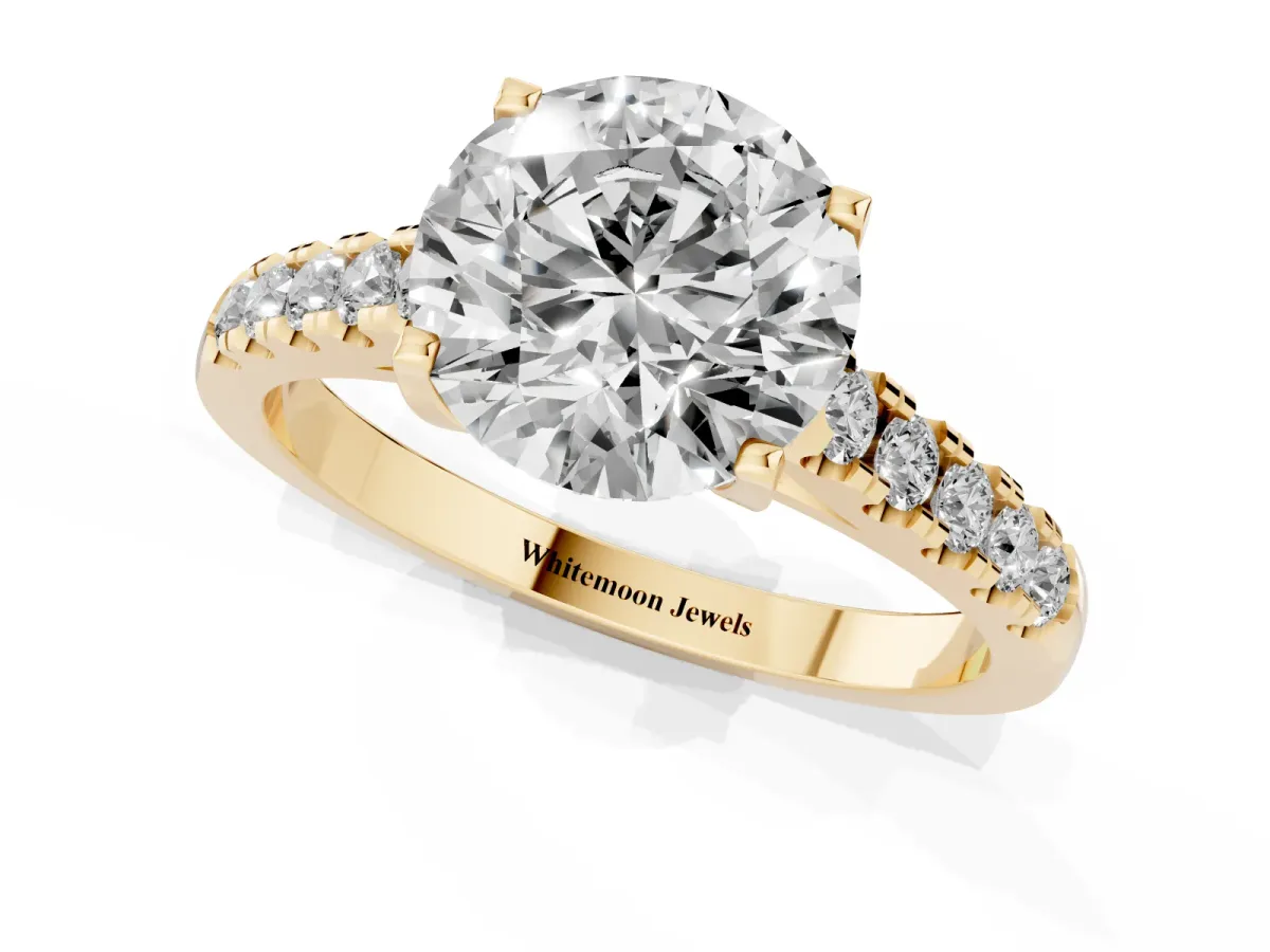 Round Cut Diamond Pavé Band Solitaire Ring with Prong Setting Yellow gold