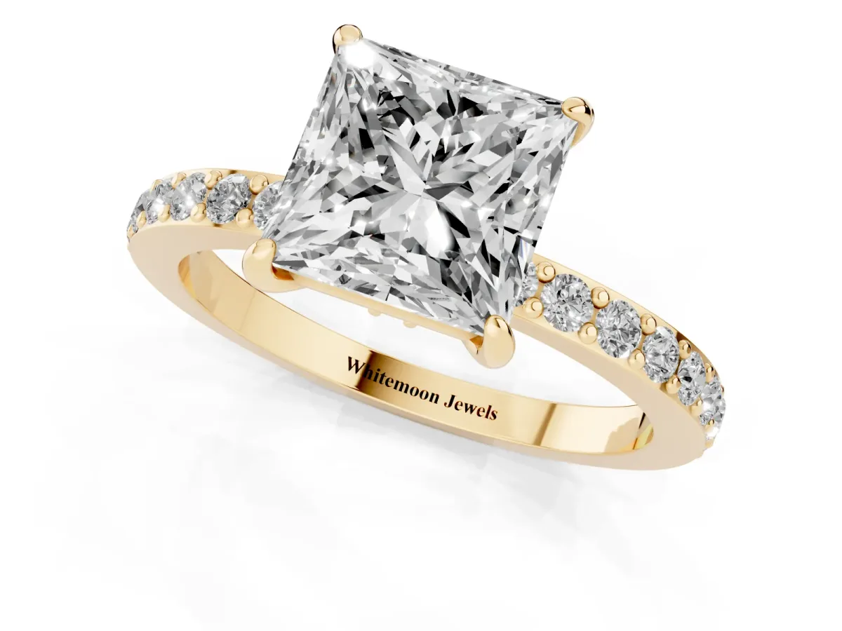 Princess Cut Diamond Pavé Engagement Ring with Round Accents and Prong Setting Yellow gold