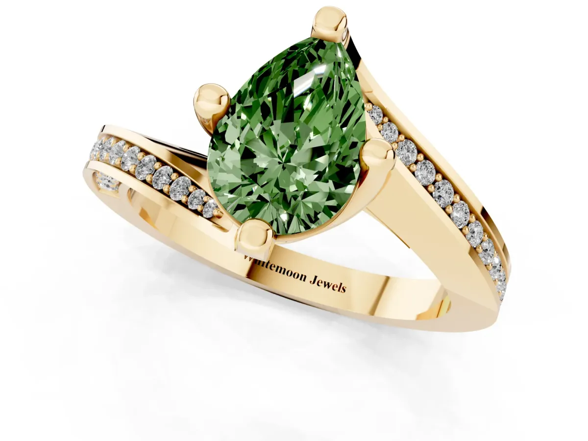 Fancy Green Pear Cut Solitaire Diamond Twist Band with Pavé Setting and Four-Prong Setting Yellow gold