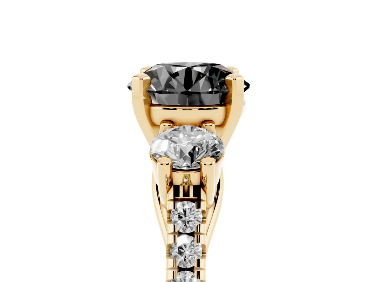 Fancy Black Three-Stone Round Cut Diamond Pavé Band with Four-Prong Setting Yellow gold
