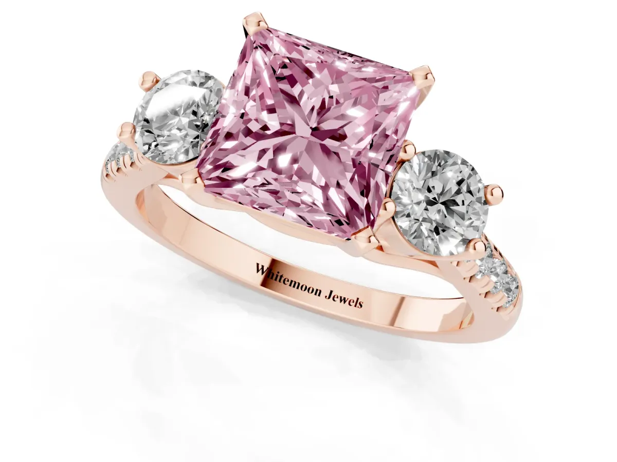Fancy Pink Three-Stone Princess Cut Diamond Pavé Band with Four-Prong Setting Rose gold